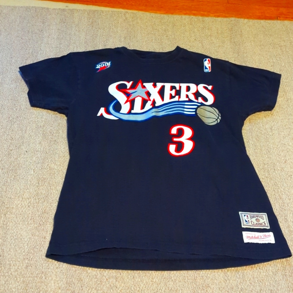 Mens Mitchell & Ness Allen Iverson 2001 jersey t shirt size small